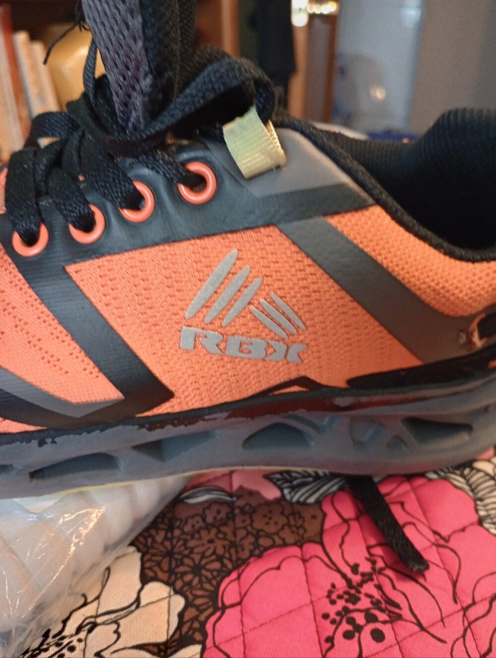 Gianni Bini Men’s Orange and Black Athletic Trainer